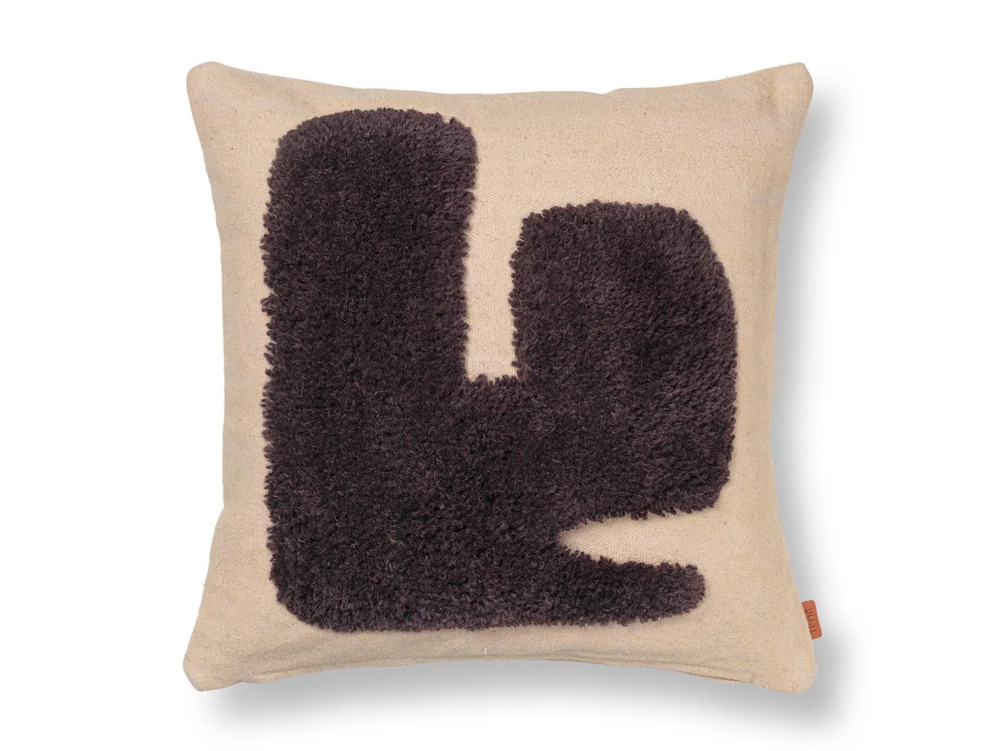 Lay Kissen in Sand / Dark Brown präsentiert im Onlineshop von KAQTU Design AG. Kissen ist von Ferm Living