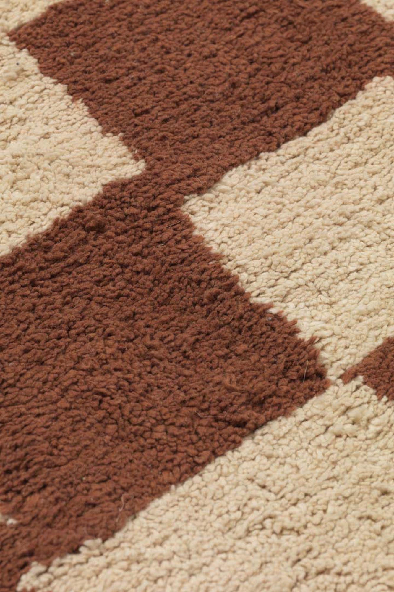 Mara Teppich in Rust/Warm Sand präsentiert im Onlineshop von KAQTU Design AG. Teppich ist von Ferm Living