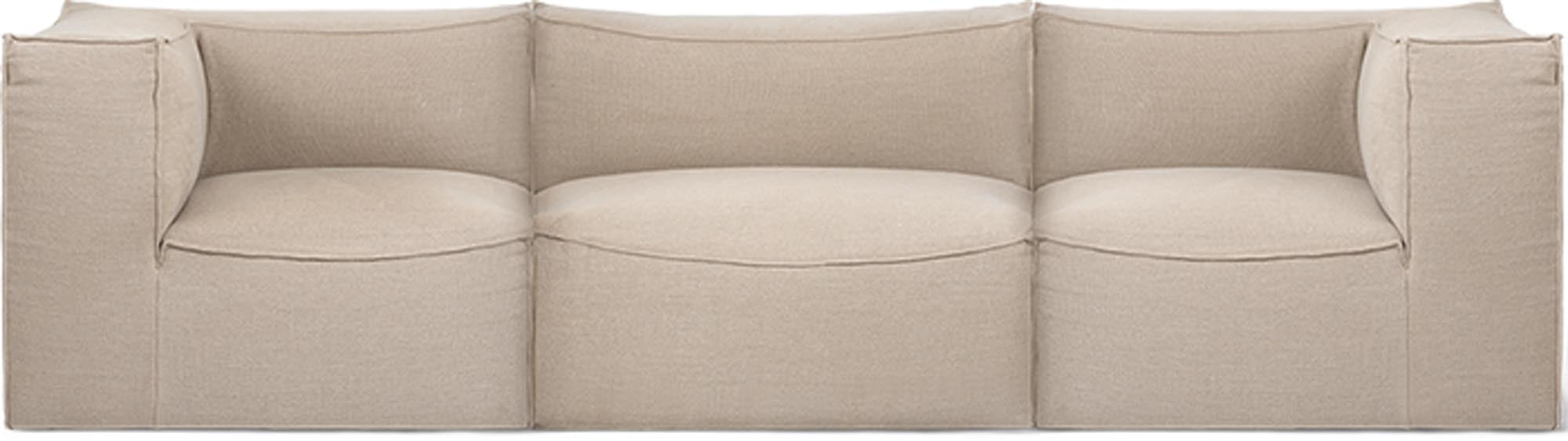 Das Catena Sofa von Ferm Living bietet ein modernes, modulares Design, inspiriert von der Kettenlinie, für stilvollen Komfort.