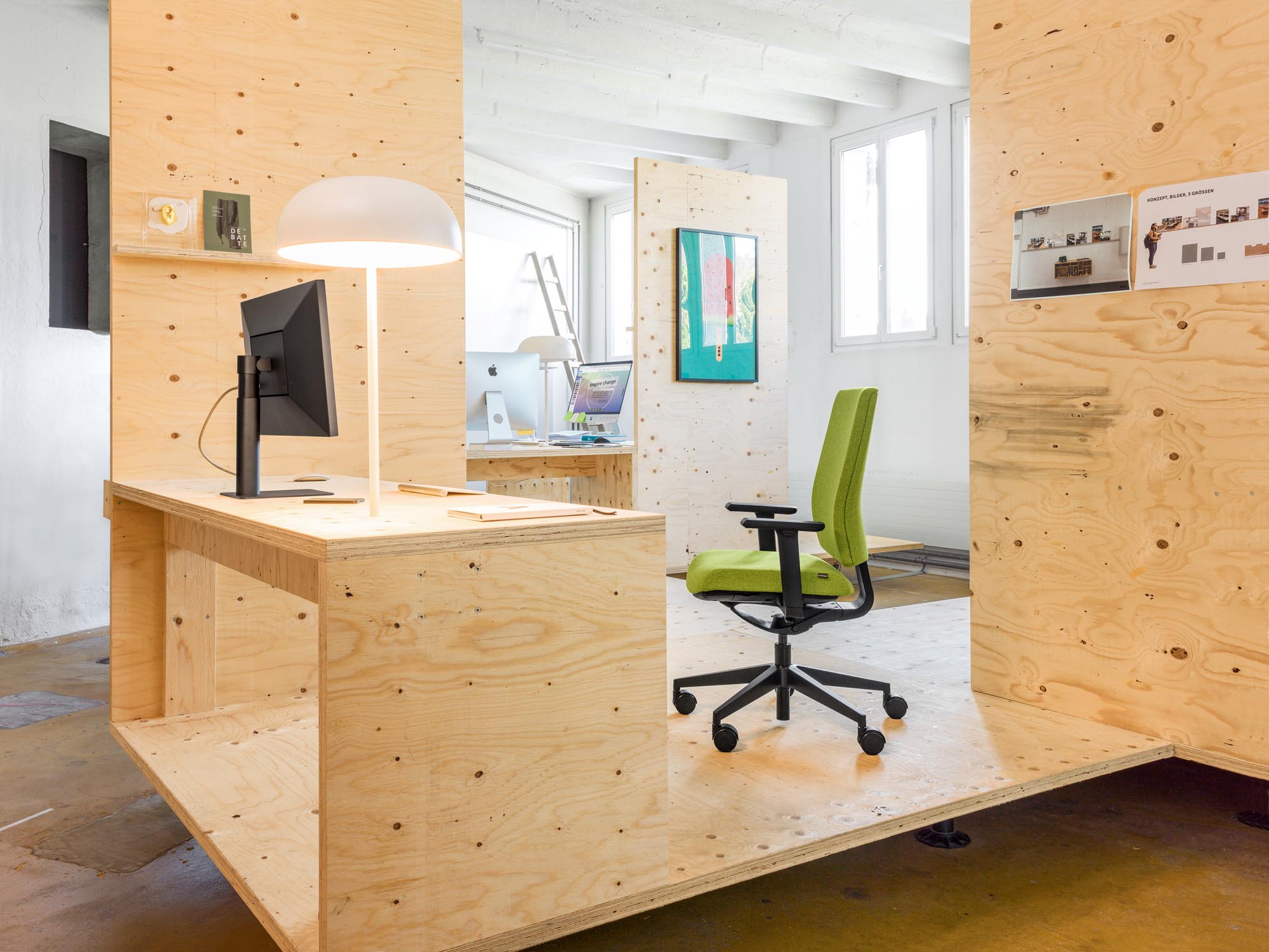 Kyra Flex von Girsberger: Ergonomischer Bürostuhl mit individueller Anpassung, innovativer Synchronmechanik und stilvollem Design für maximalen Komfort.