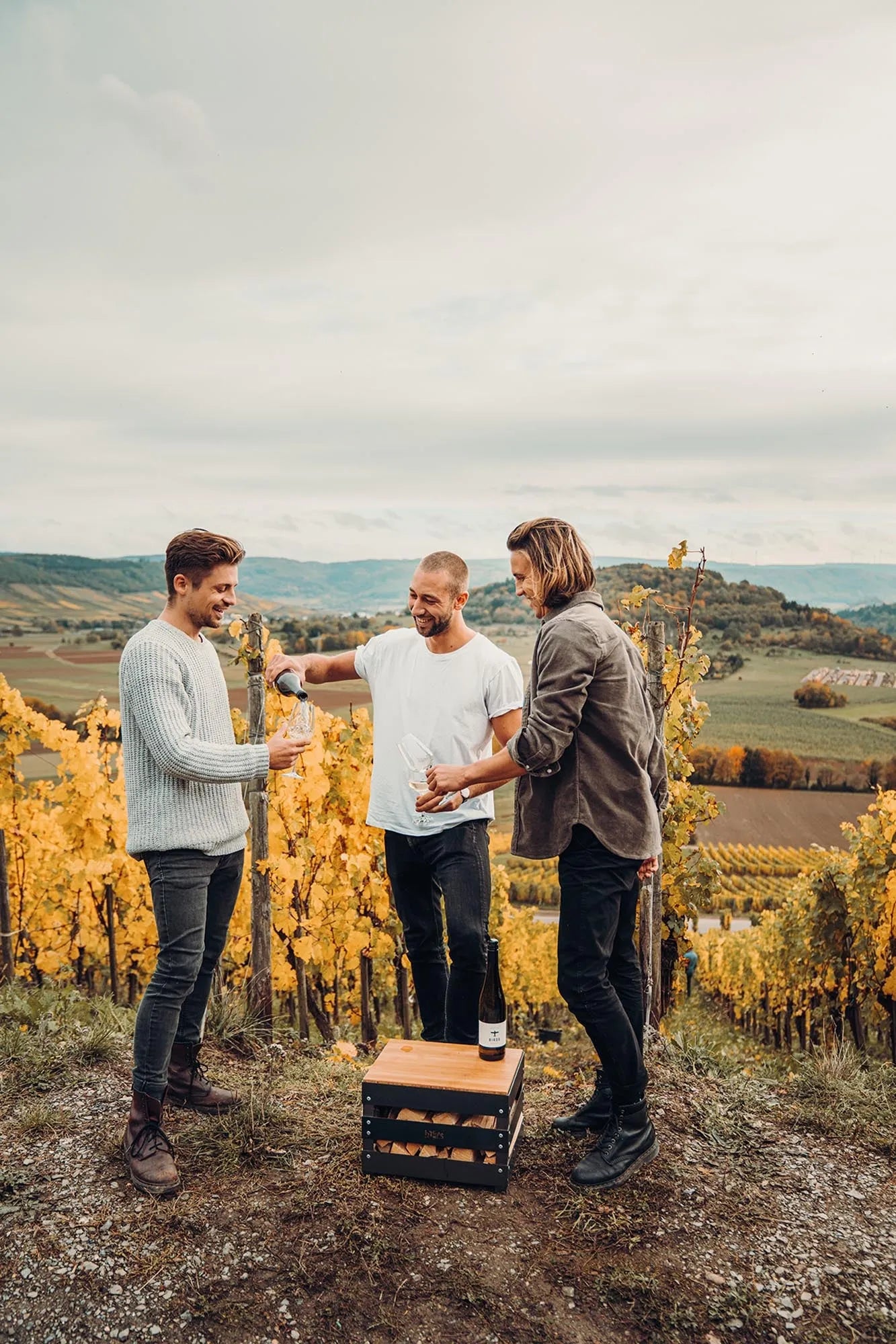 Höfats CRATE Brett: Praktisch, hochwertig und modern gestaltet.