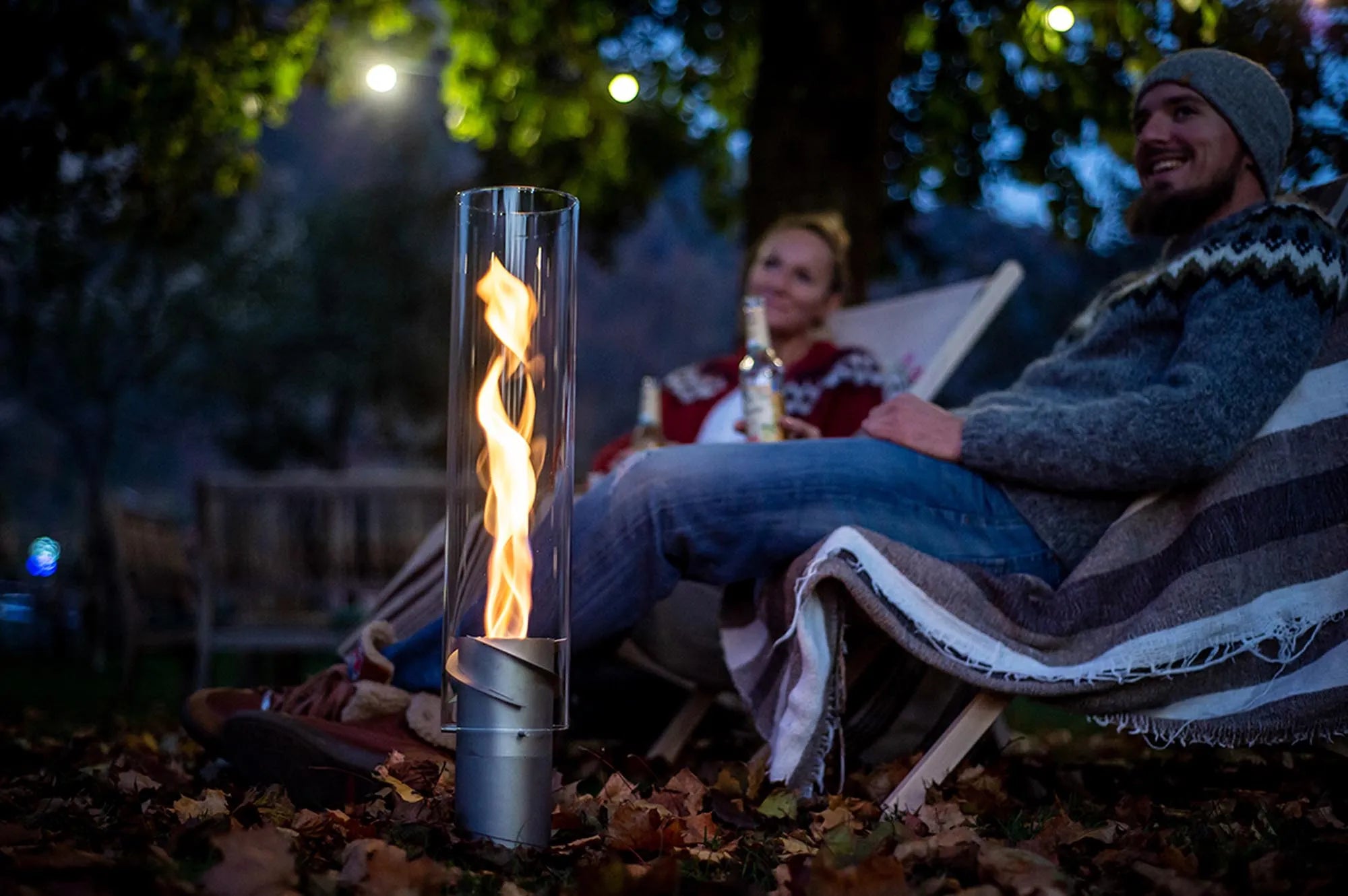 SPIN: Elegantes Tischfeuer für gemütliche Abende im Freien.