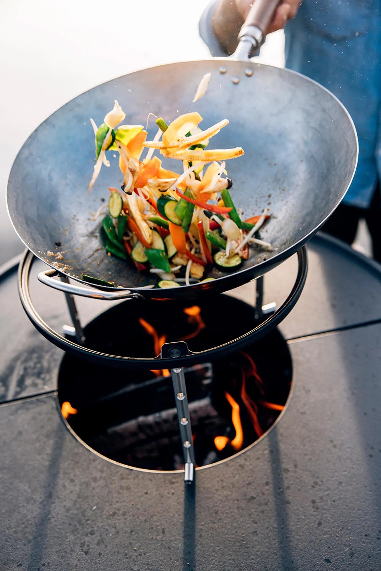 Perfekte Grillstreifen mit dem BOWL 70 Sear Grate von Höfats.