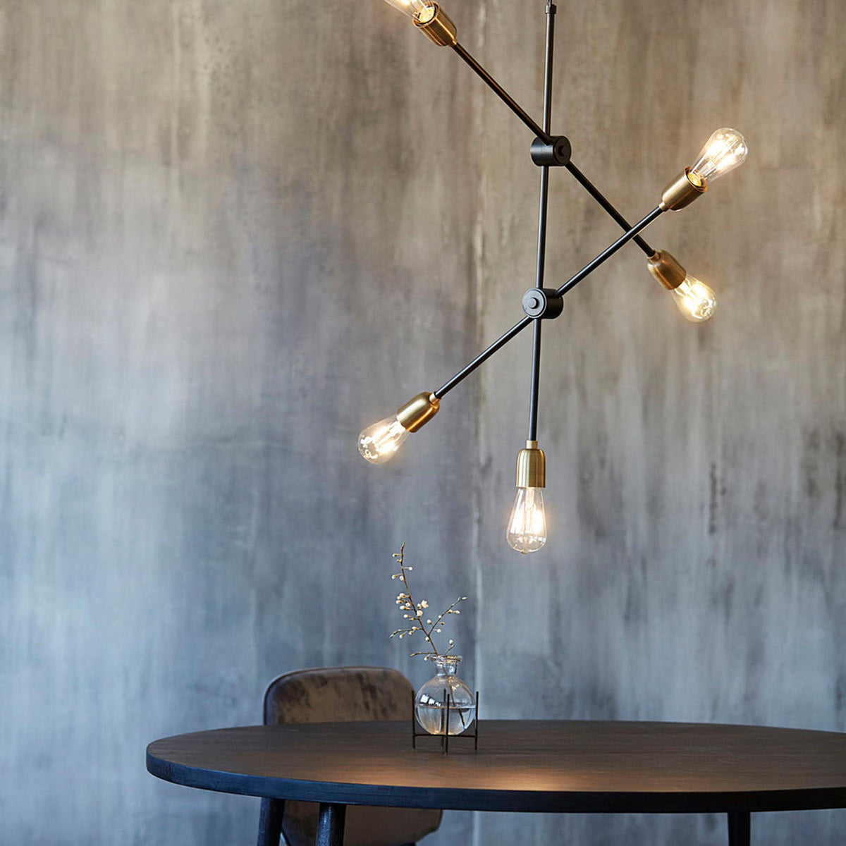 Lampe, Molecular in Schwarz/Messing präsentiert im Onlineshop von KAQTU Design AG. Pendelleuchte ist von House Doctor