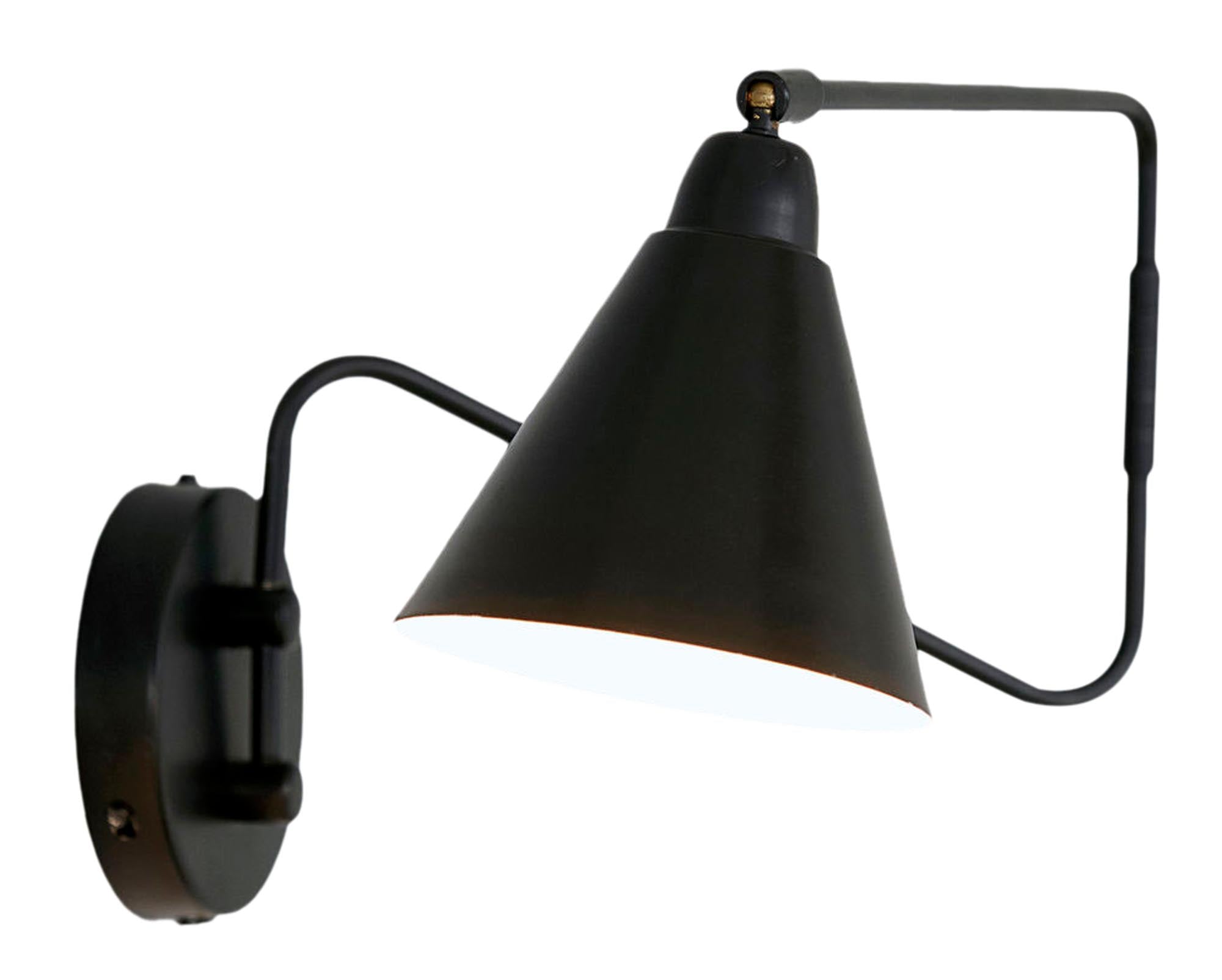 Moderne Wandleuchte "Game" von House Doctor in Schwarz, perfekt für eine stilvolle Beleuchtung und Akzentuierung in Wohnräumen.