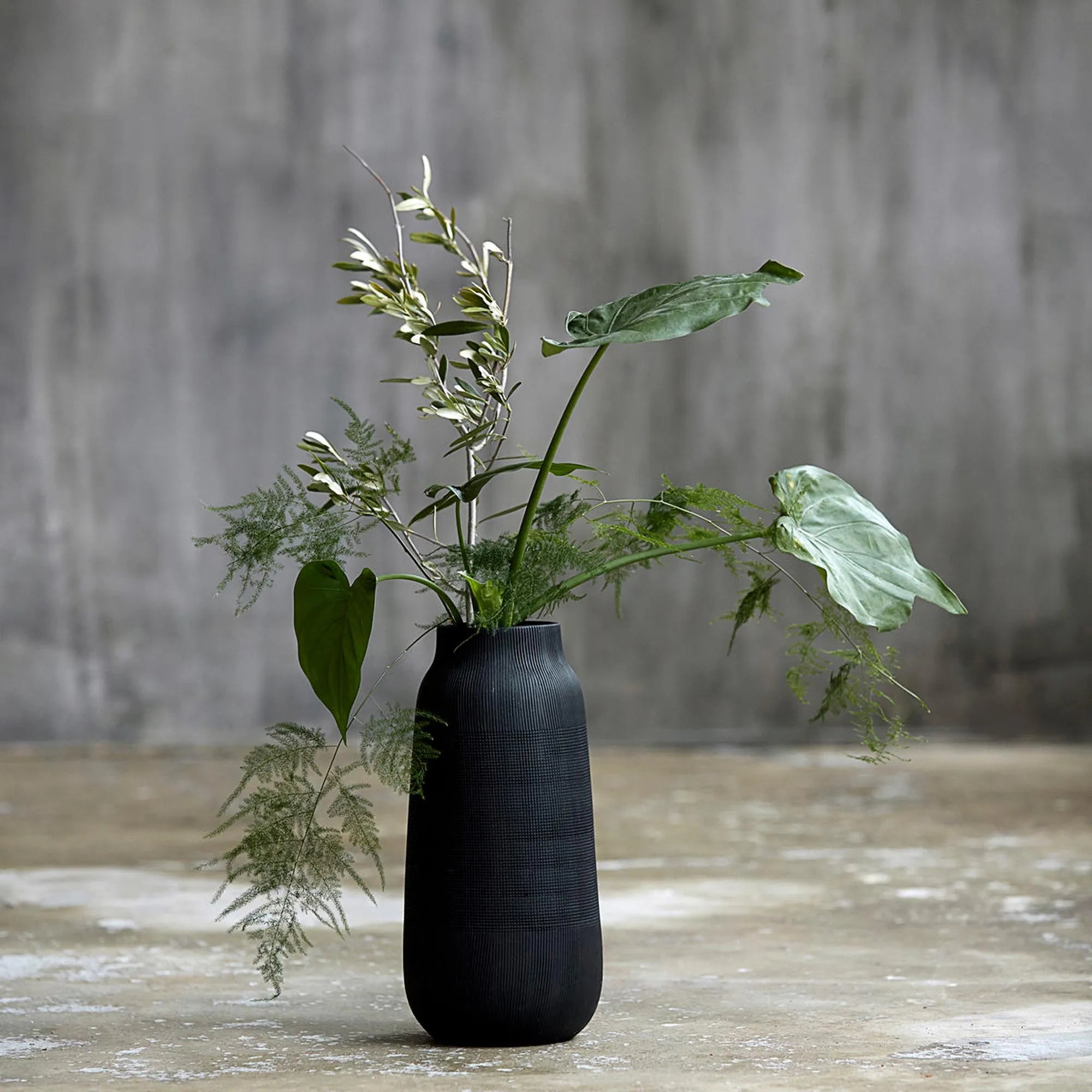 Elegante Groove Vase von House Doctor mit stilvollem Rillendesign.