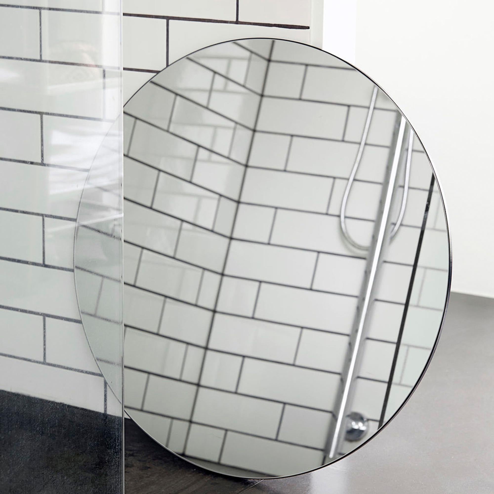 Moderner Wandspiegel "Walls" von House Doctor, perfekt für stilvolle Akzente in jedem Raum und zur optischen Vergrößerung von Wohnbereichen.