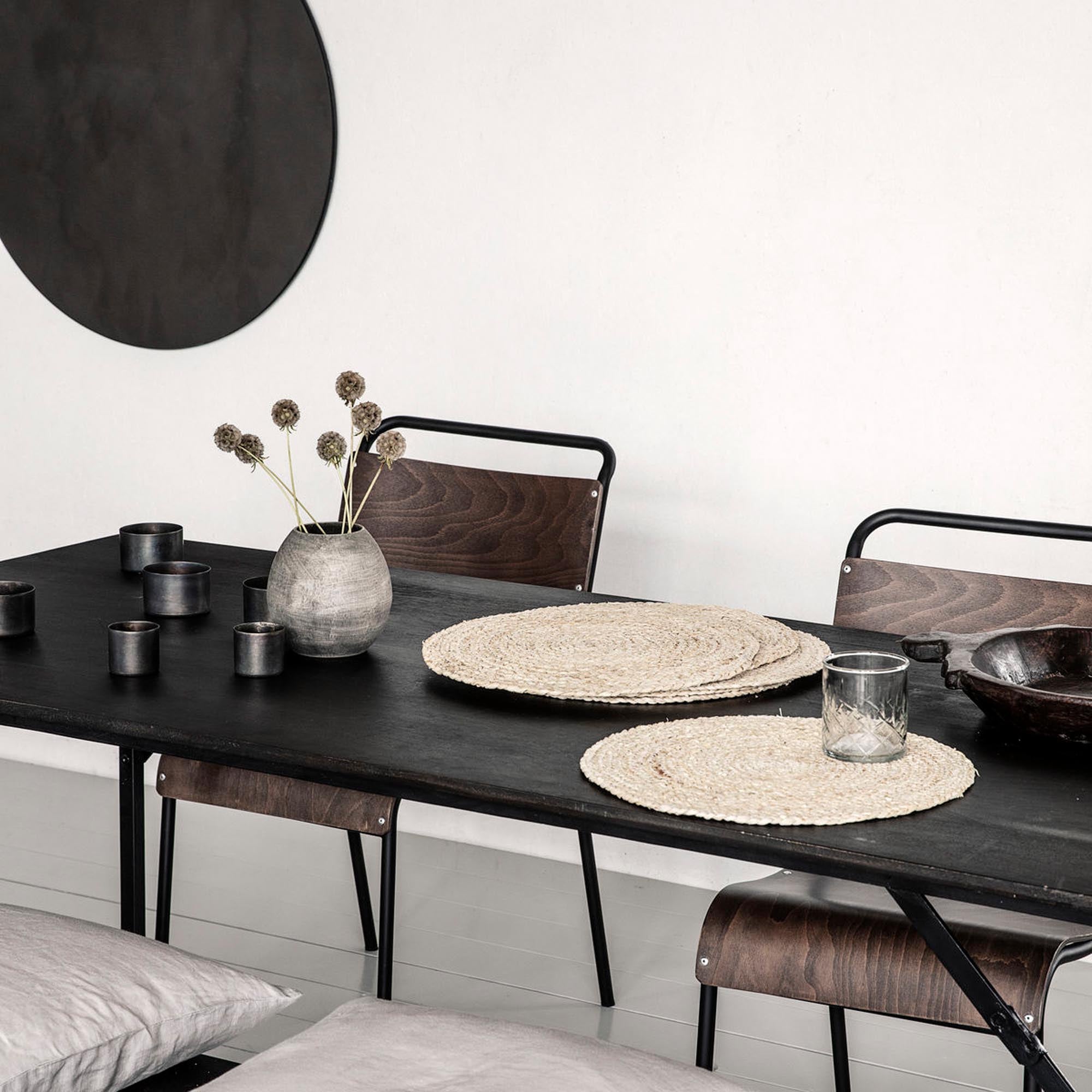 Elegantes Tischset "Circle" von House Doctor in natürlichem Design, ideal für stilvolle Tischdekoration und gemütliche Essensmomente.