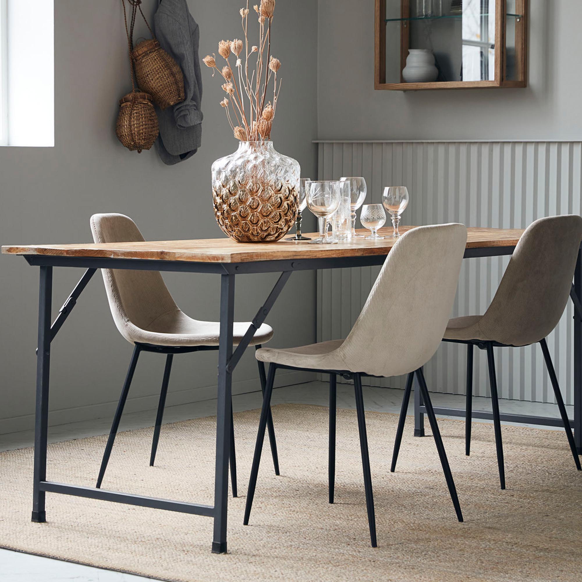 Stilvoller Hempi Teppich von House Doctor in sanften Erdtönen, perfekt für einladende und moderne Wohnräume.