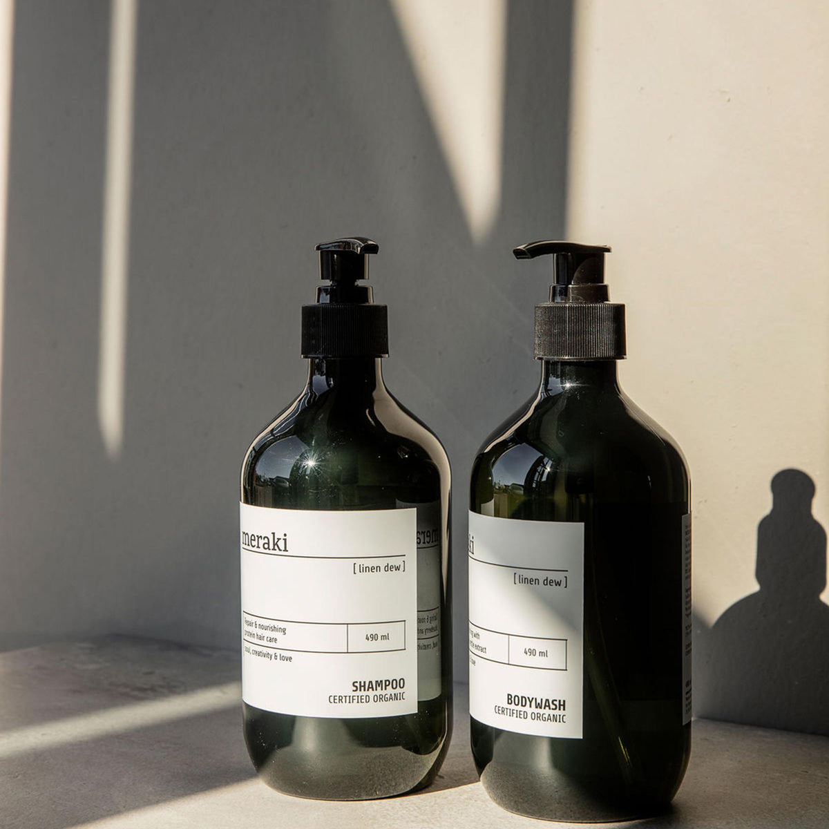 Body wash, Silky mist in Klar präsentiert im Onlineshop von KAQTU Design AG. Pflege ist von Meraki