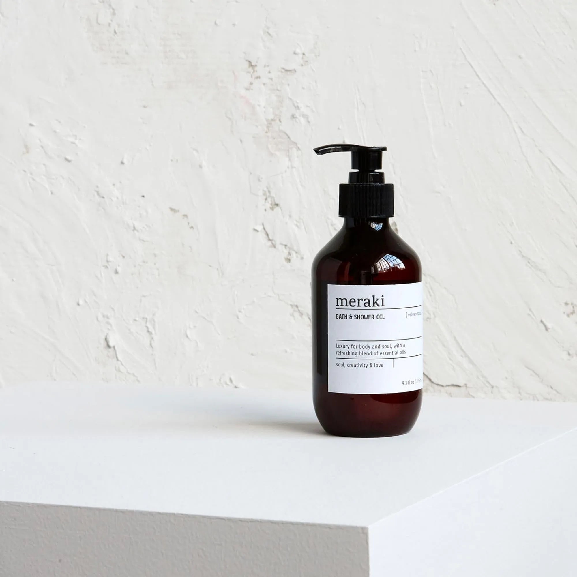 Bath & Shower oil, Velvet mood in  präsentiert im Onlineshop von KAQTU Design AG. Pflege ist von Meraki