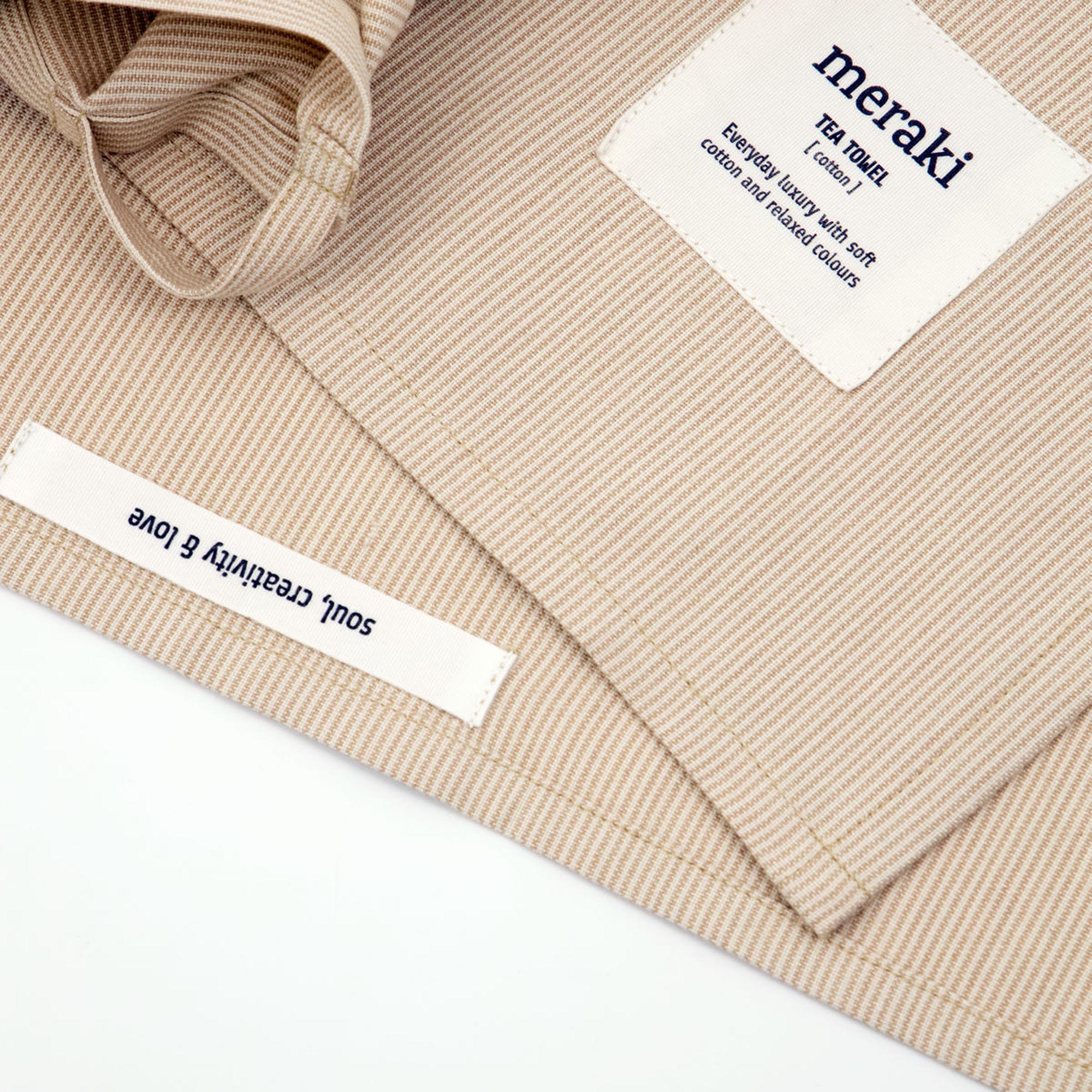 Elegante Meraki Geschirrhandtücher in Off White/Safari Design.