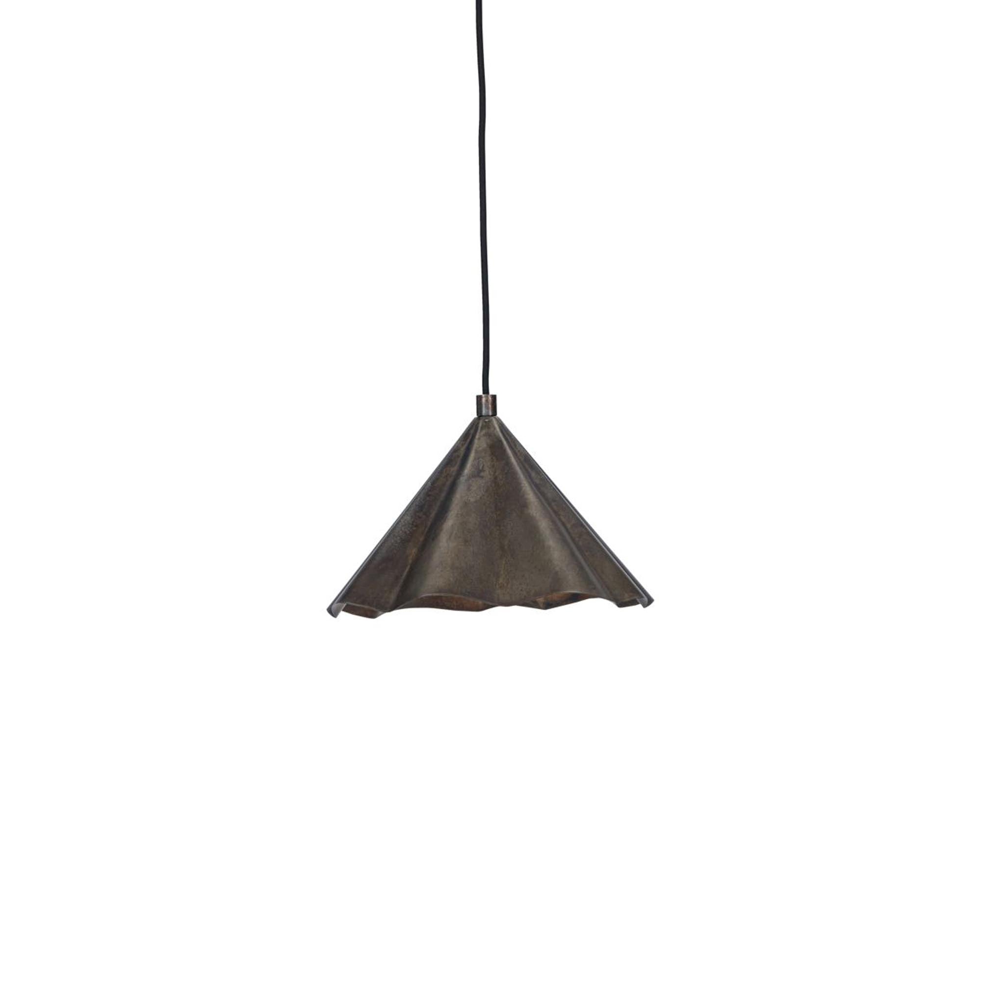 Stilvolle HDFlola Pendelleuchte in antikem Braun von House Doctor – perfektes Licht für einladende Räume.