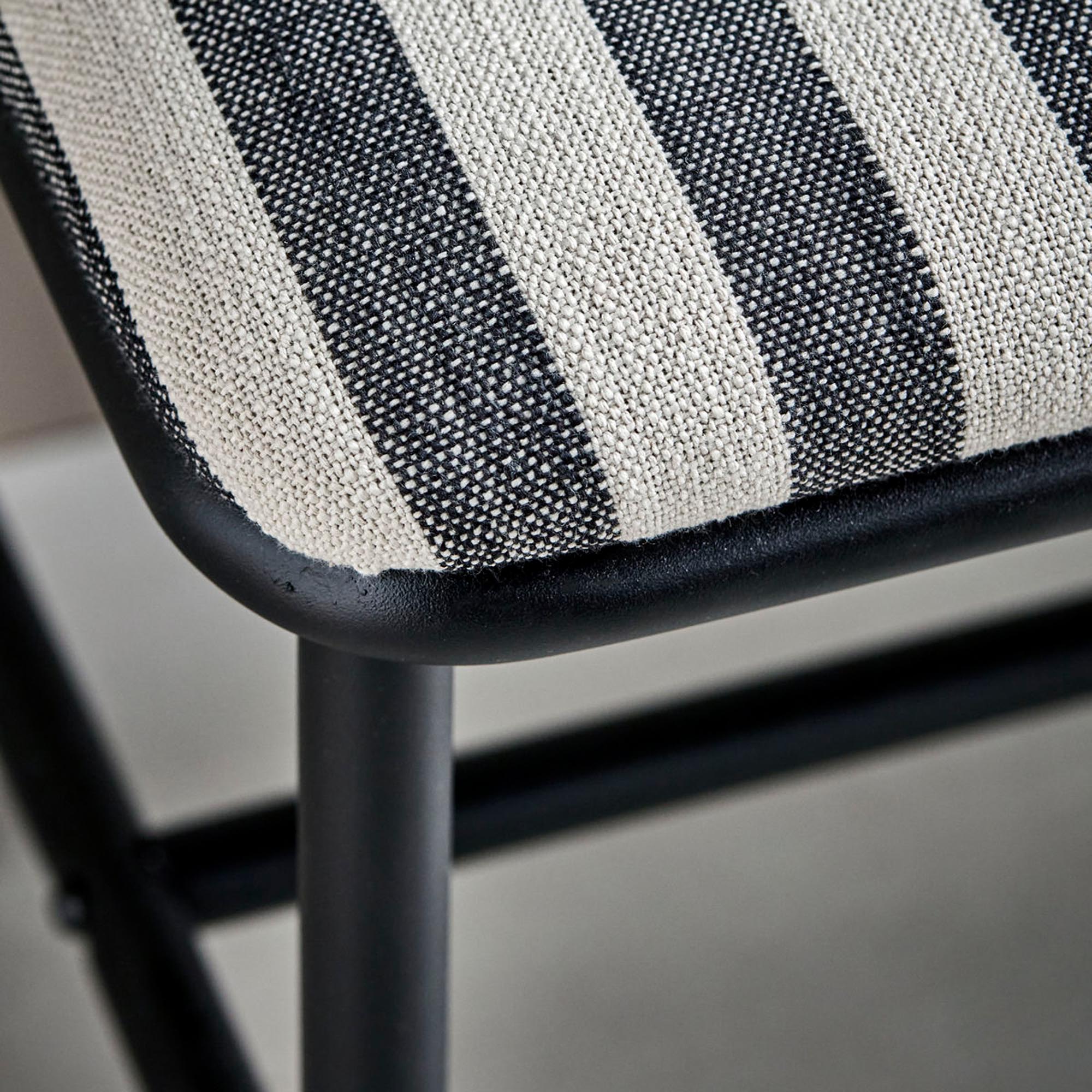 Elegante Bank HDToda von House Doctor in Schwarz/Off-Weiss Design.