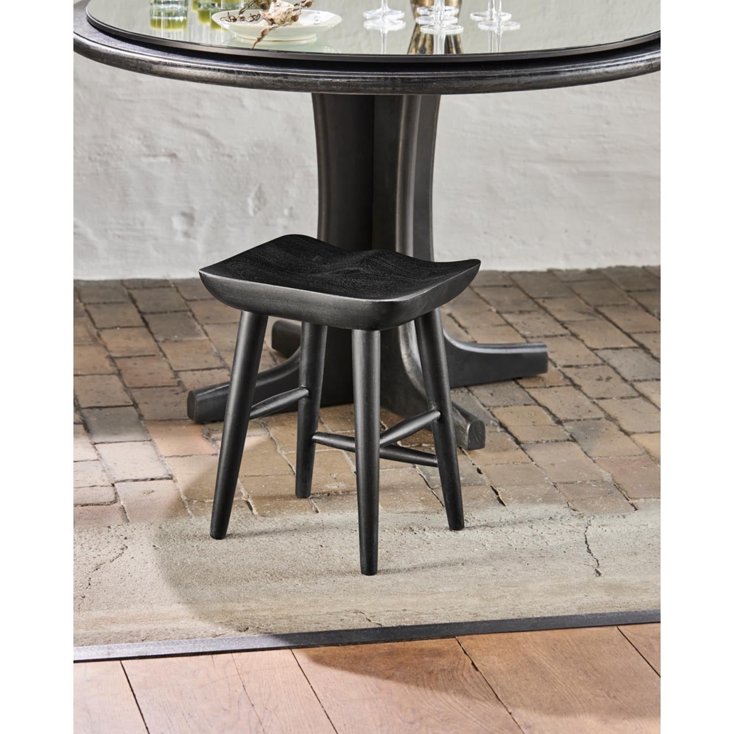 Eleganter schwarzer Barhocker HDBar von House Doctor, ideal für stilvolle Einrichtungen und gemütliche Bar-Atmosphäre.