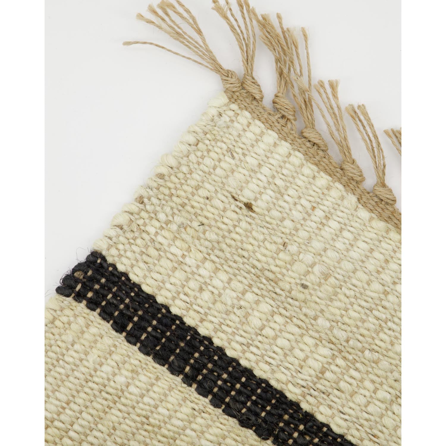 Eleganter schwarzer Teppich HDSima von House Doctor, ideal für stilvolle Wohnräume, mit natürlichem Design und hochwertiger Verarbeitung.