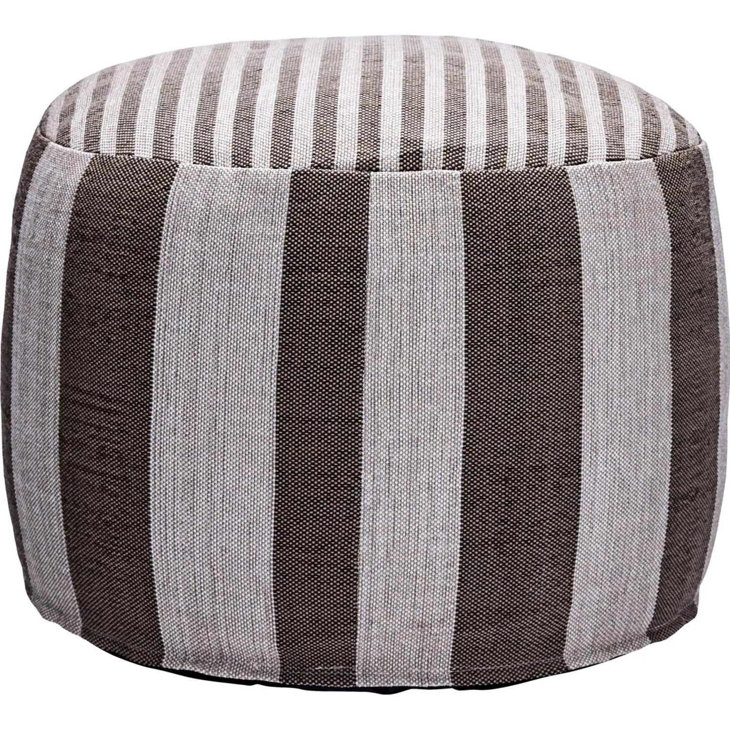 Der Pouf HDAlfo von House Doctor: stilvoller, wetterfester Outdoor-Hocker in Braun-Weiß, ideal für Garten und Terrasse.