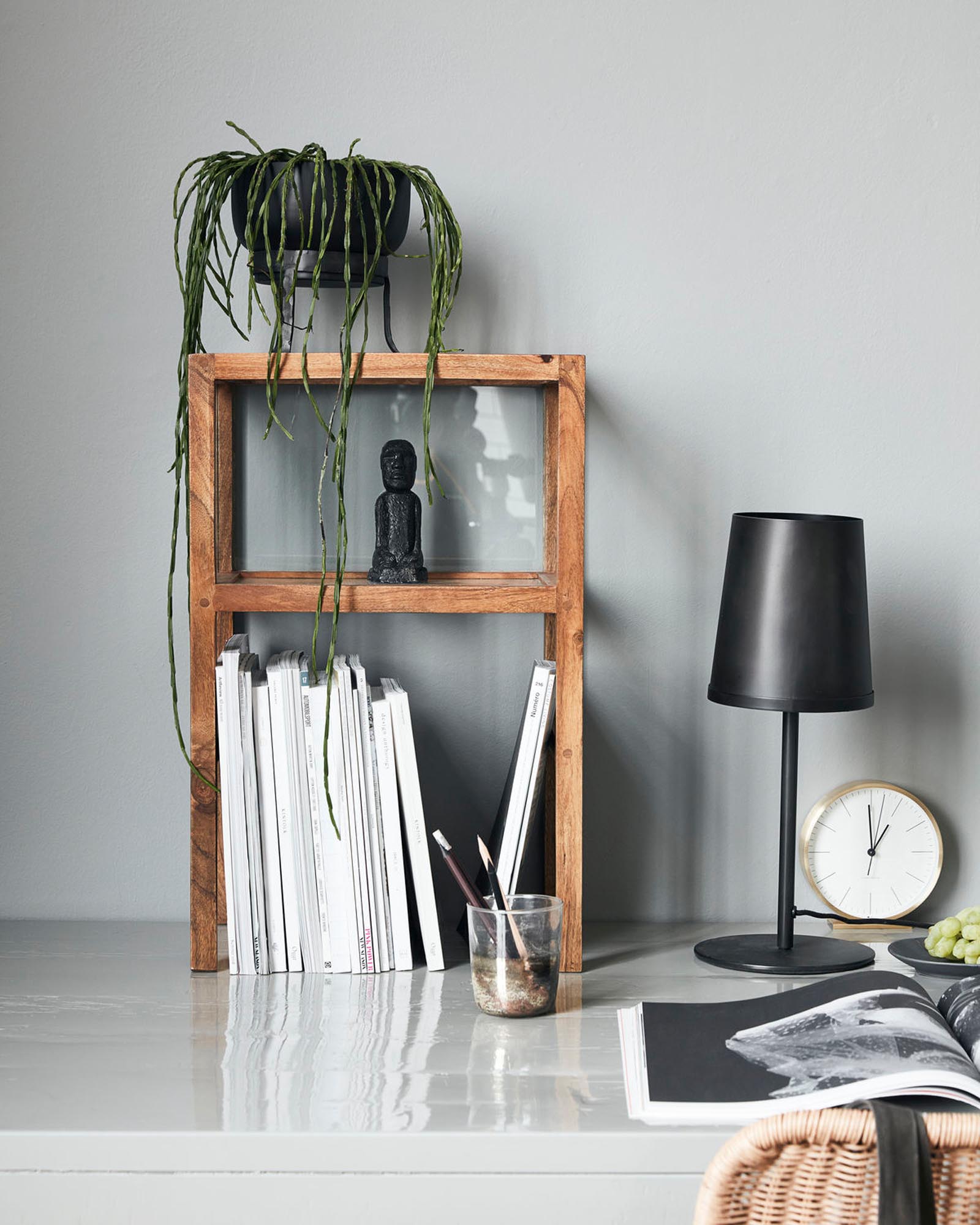 Eleganter Beistelltisch Montre aus Glas und Mangoholz von House Doctor.