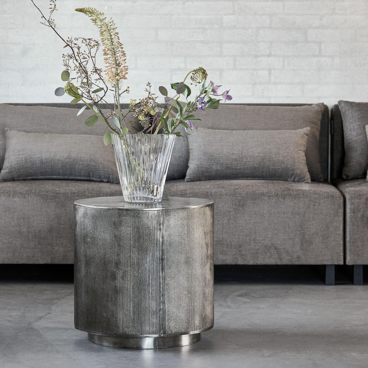 Couchtisch, Rota in Dunkles Silber präsentiert im Onlineshop von KAQTU Design AG. Beistelltisch ist von House Doctor