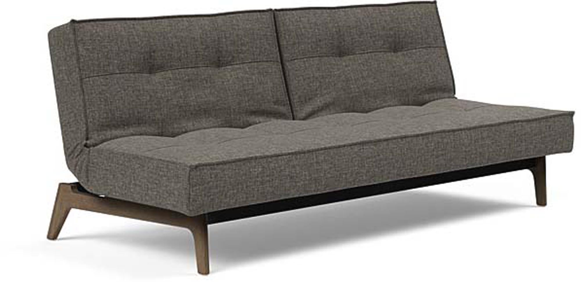 Das Splitback Sofabett 115 Eik von Innovation Living bietet modernes Design und vielseitige Nutzung – perfekt für jedes Zuhause und überraschende Übernachtungen.