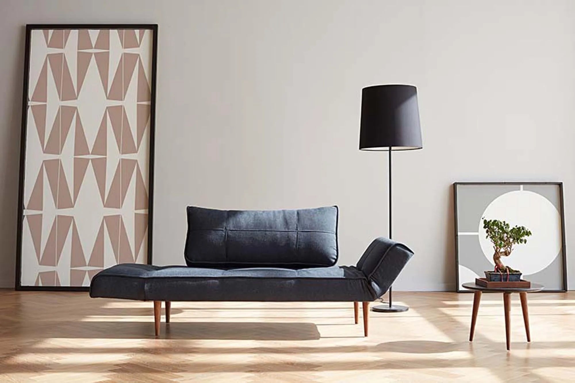 Zeal Klappsofa 200 Styletto: Modernes Design trifft auf Komfort.