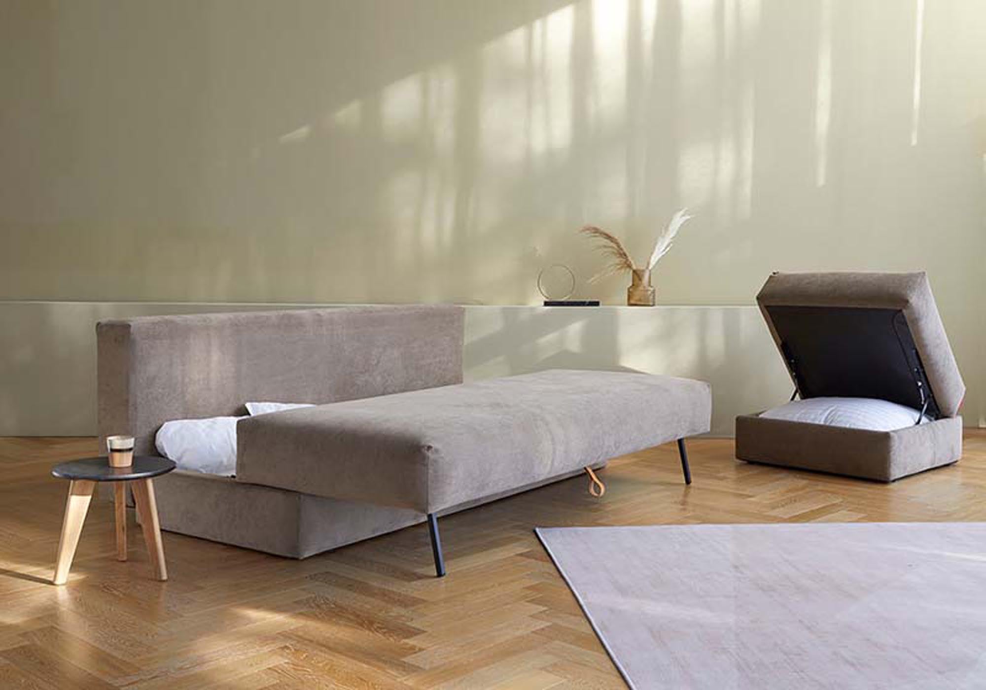 Osvald Sofabett 150: Elegantes Schlafsofa mit integriertem Stauraum. Ideal für kleine Räume und gemütliche Nächte. Funktional und modern.