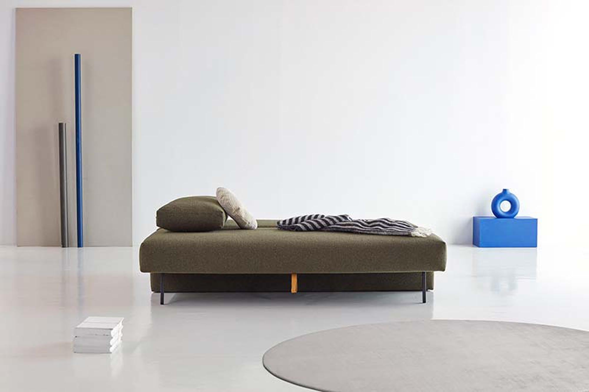 Osvald Sofabett 150: Elegantes Schlafsofa mit praktischem Stauraum. Ideal für kleine Räume und gemütliche Nächte. Flexibel und funktional.