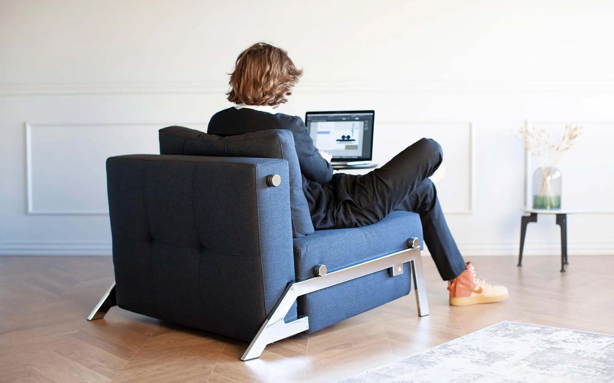 Eleganter Cubed Sessel 90: Komfort trifft auf modernes Design.