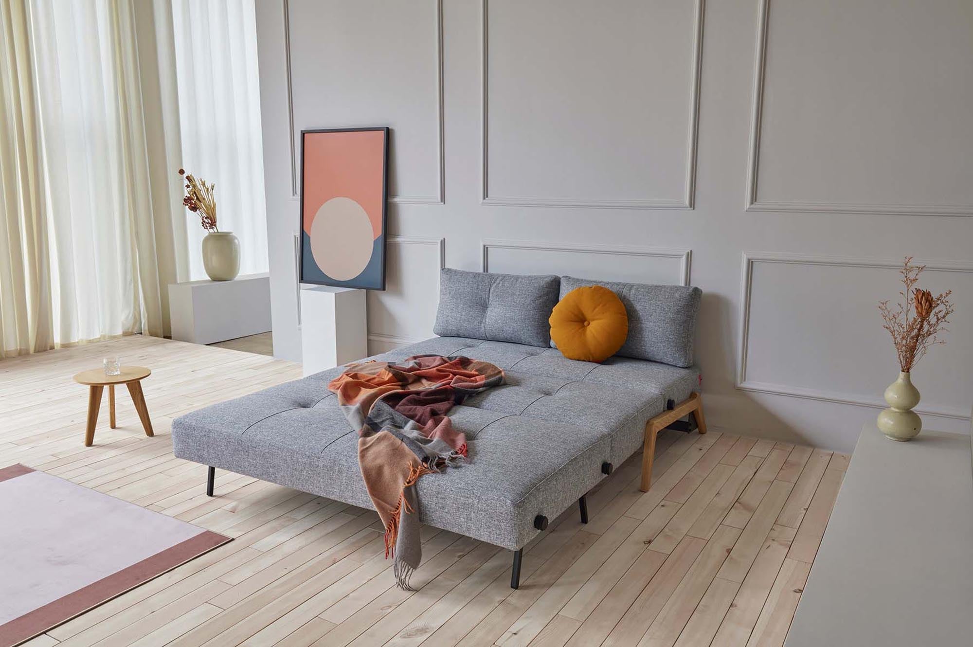 Stylisches Klappsofa Cubed 160 von Innovation Living: Ideal für kleine Räume, bietet es modernen Komfort und vielseitige Nutzungsmöglichkeiten.
