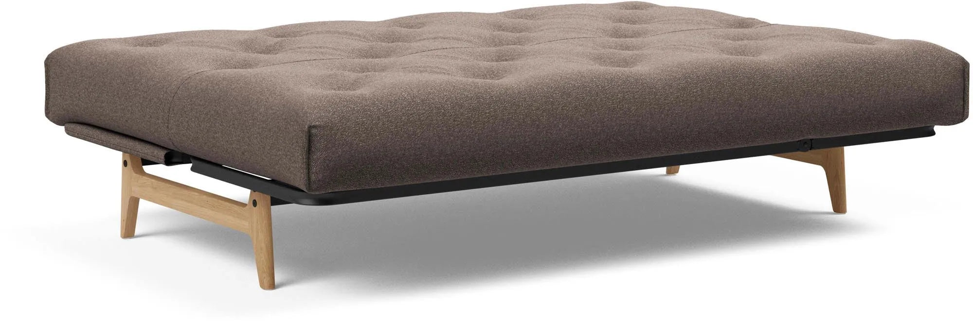 Aslak 140: Elegantes Schlafsofa mit skandinavischem Flair.