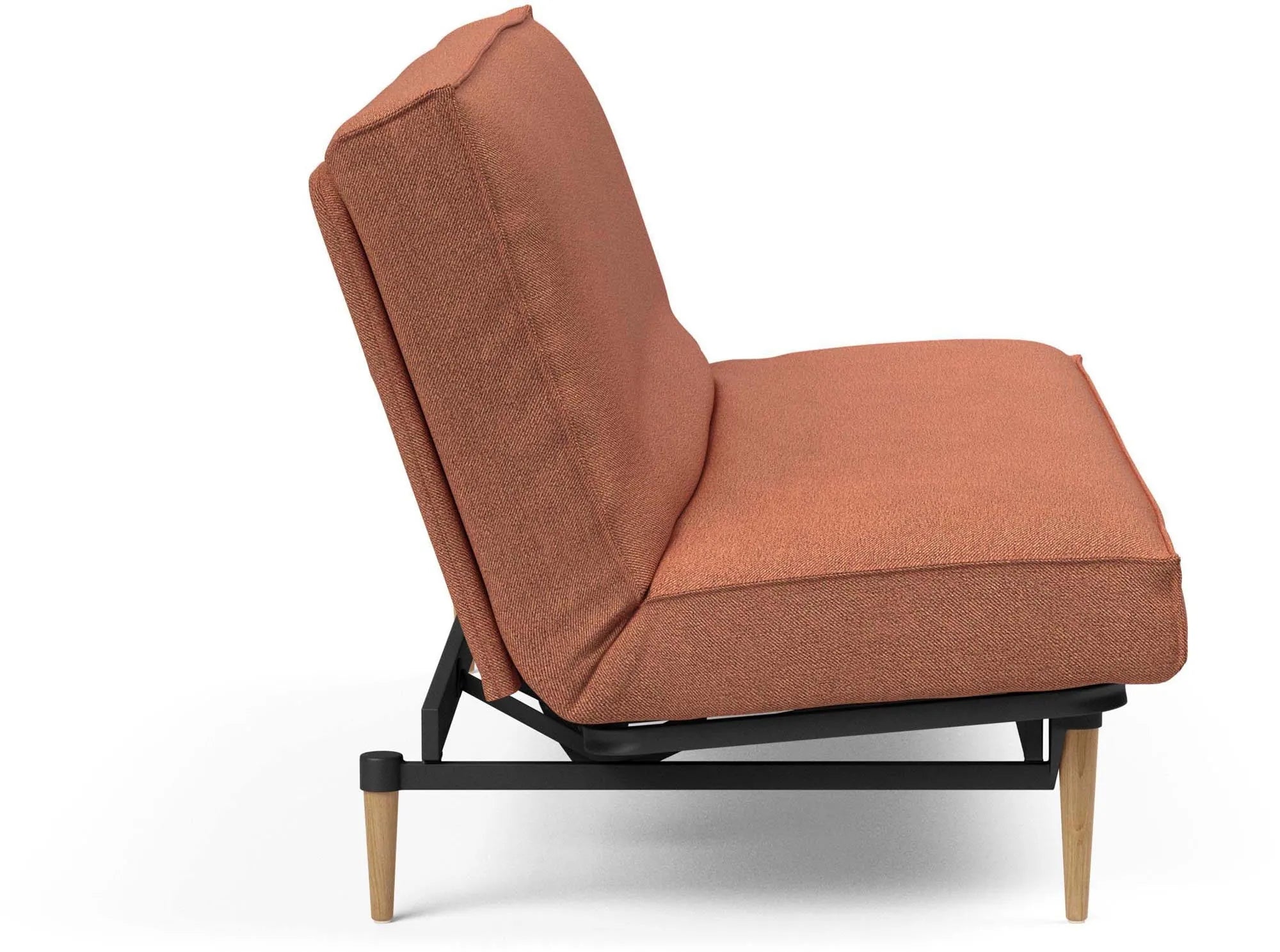 Stilvolles Bettsofa mit abnehmbarem Bezug für urbanes Wohnen.