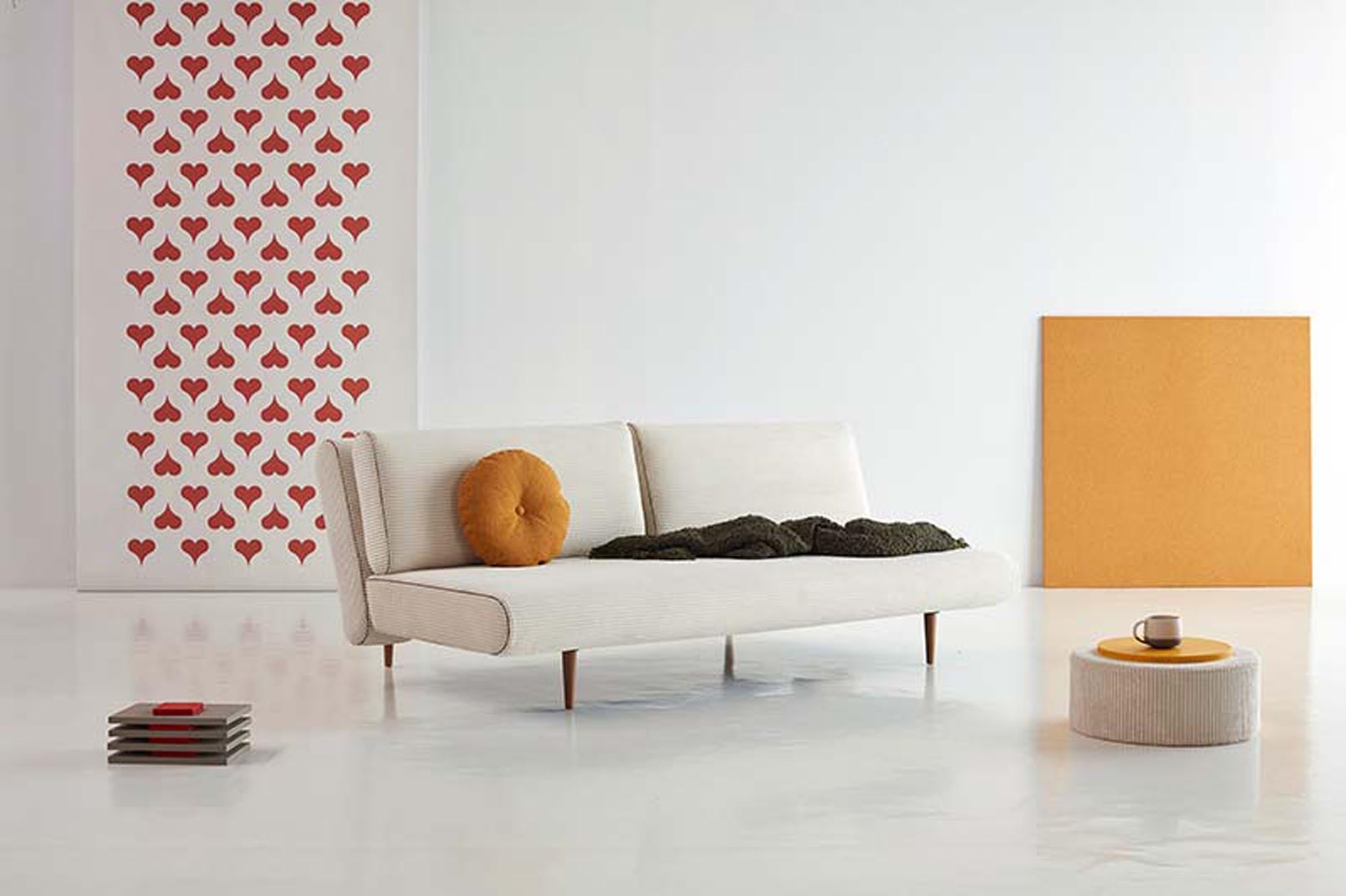 Unfurl Lounger: Modernes Design trifft auf vielseitige Funktionalität.