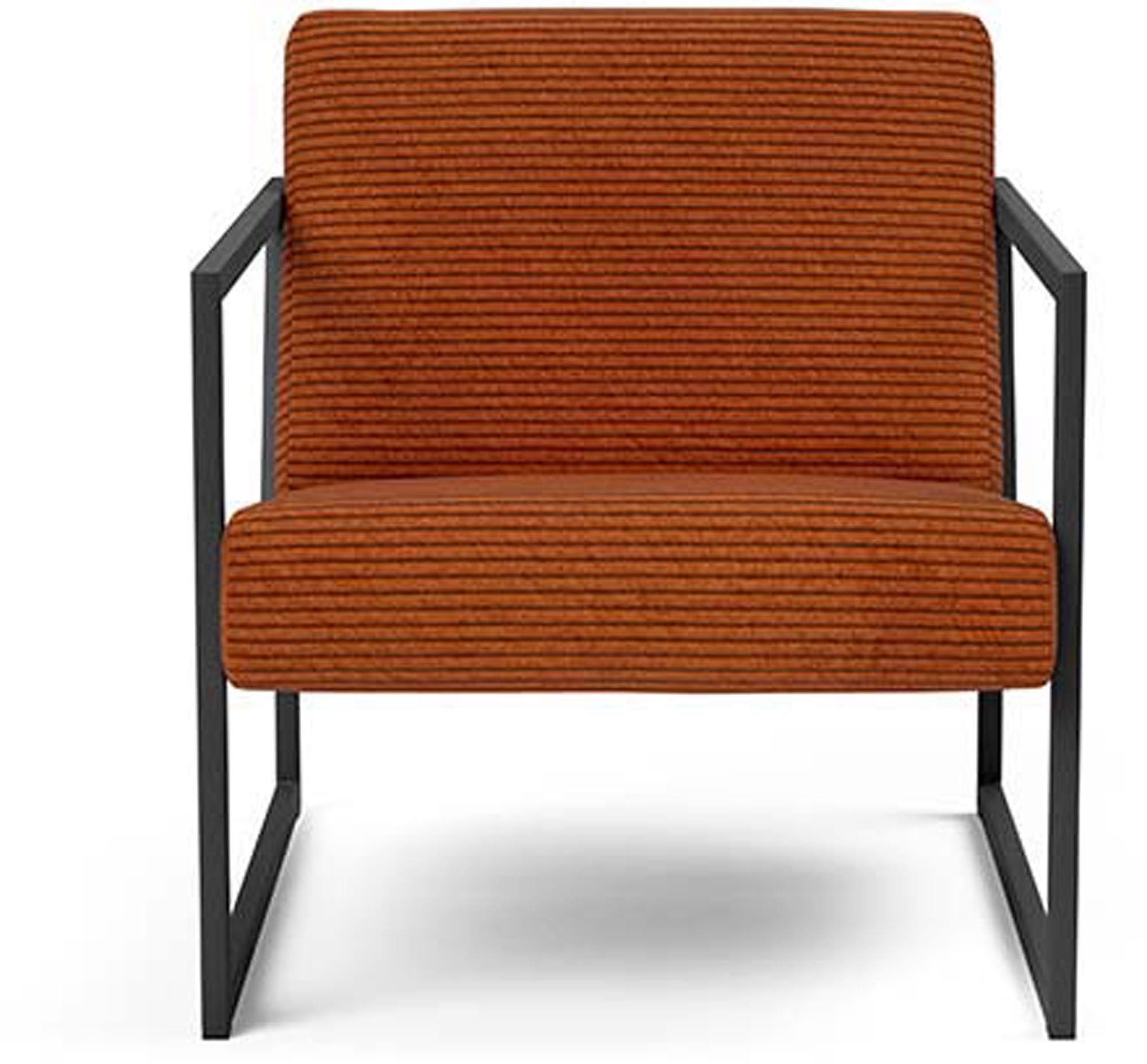 Der Vikko Sessel von Innovation Living vereint modernes Design und Bequemlichkeit. Perfekt für stilvolle Entspannung in jedem Zuhause.