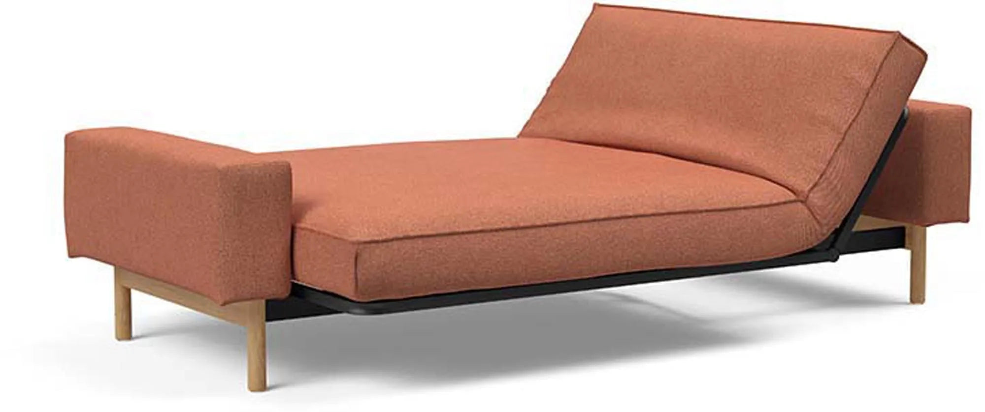 Elegantes Mimer Sofa mit Sharp Plus Bezug von Innovation Living.