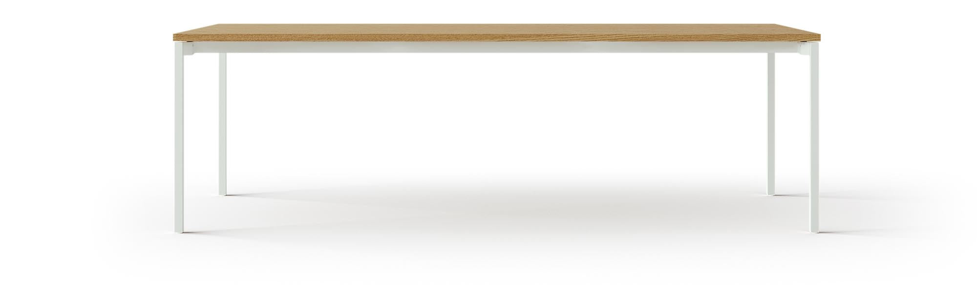 Eleganter Massivholztisch DAN: Minimalistische Ästhetik, exakte Kanten, edles Holz für zeitlose Stabilität im Außenbereich.