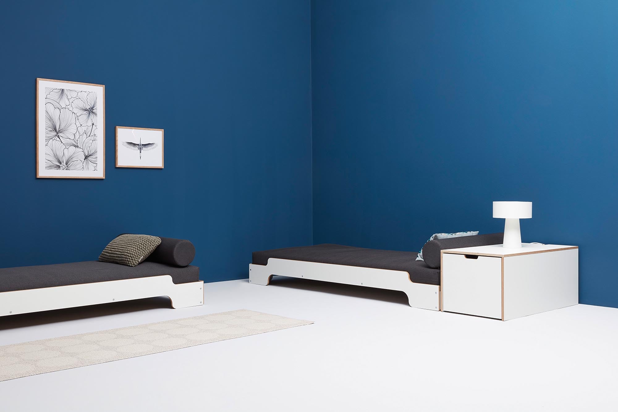 Bed box16 with drawer, classical