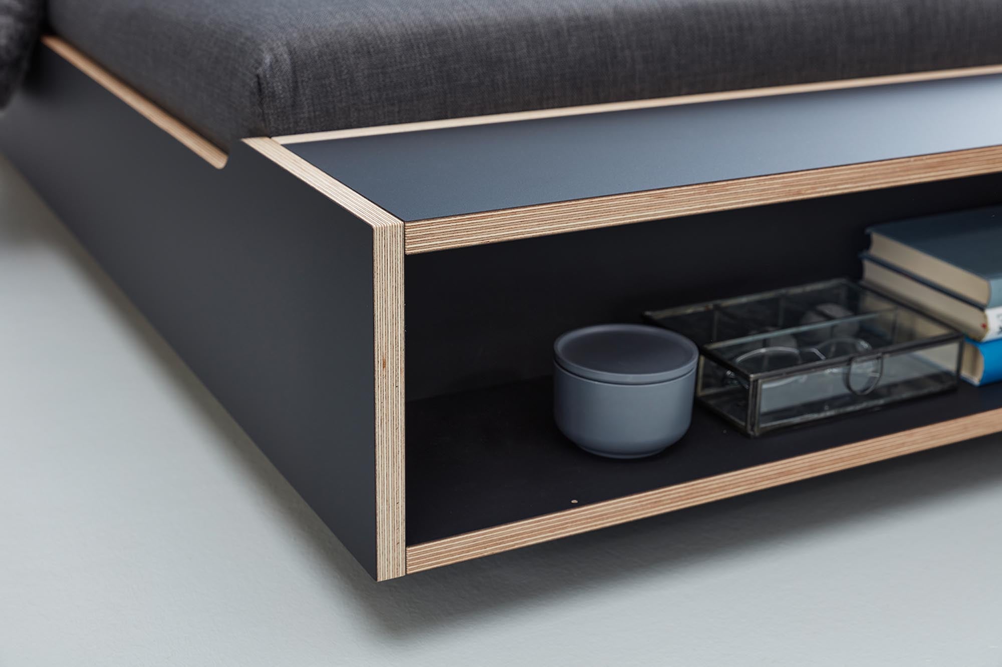 MAUDE bed with fixed slatted frame
