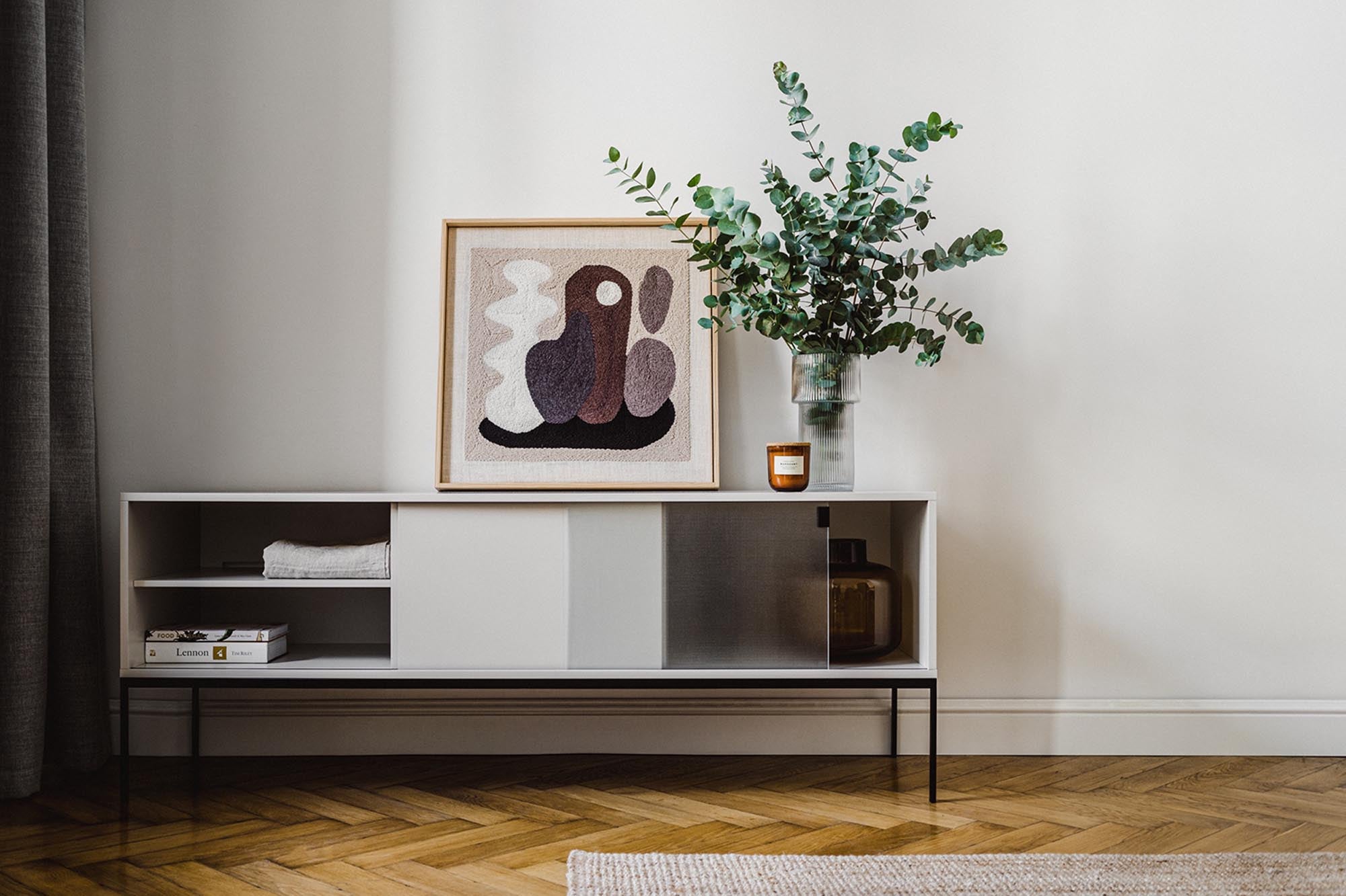 Met Sideoard in Vulcano Black präsentiert im Onlineshop von KAQTU Design AG. Sideboard ist von Noo.ma