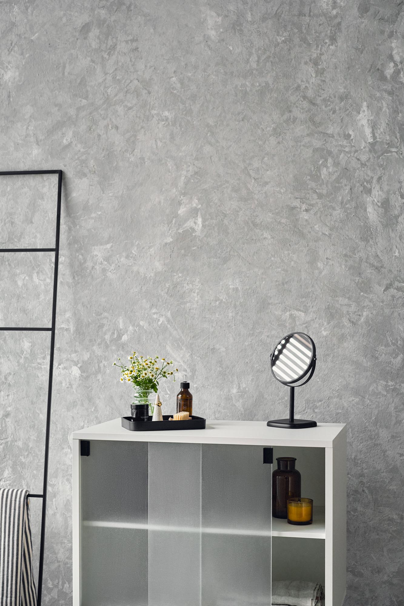 Lekko Konsole in Vulcano Black präsentiert im Onlineshop von KAQTU Design AG. High-Sideboard ist von Noo.ma