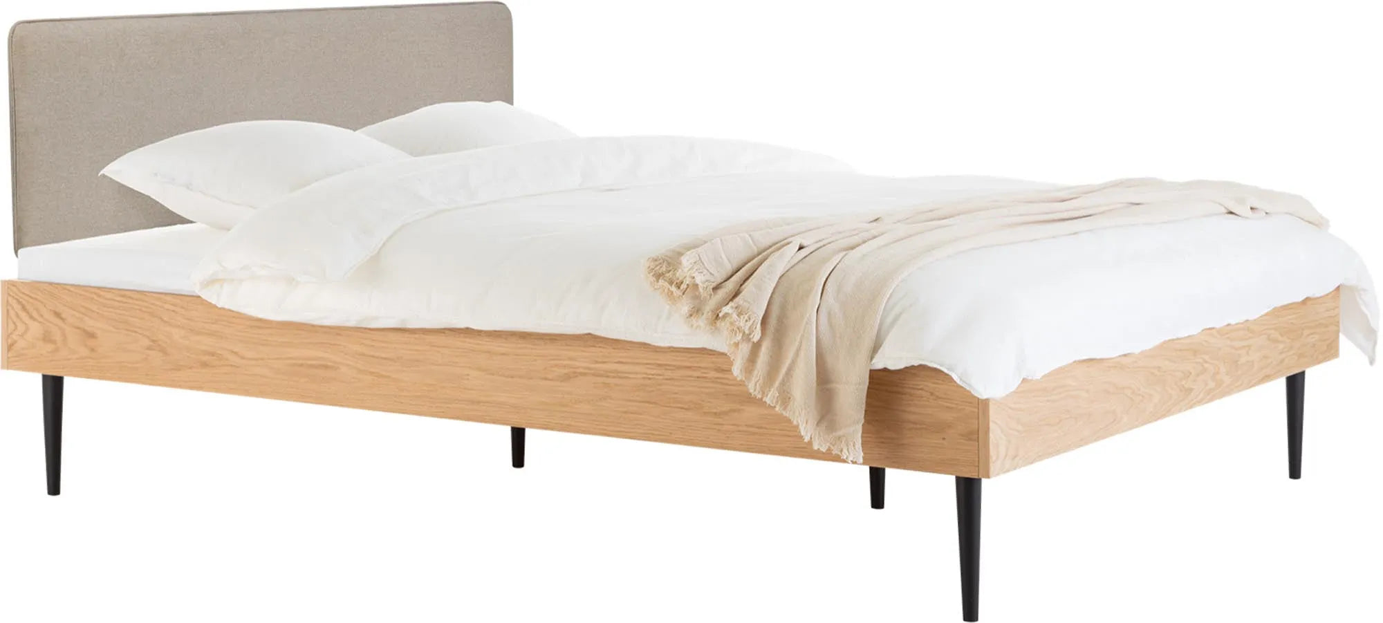 Streiko Bett mit Kopfteil und Lattenrost in Natur / Sand Beige präsentiert im Onlineshop von KAQTU Design AG. Bett ist von Noo.ma