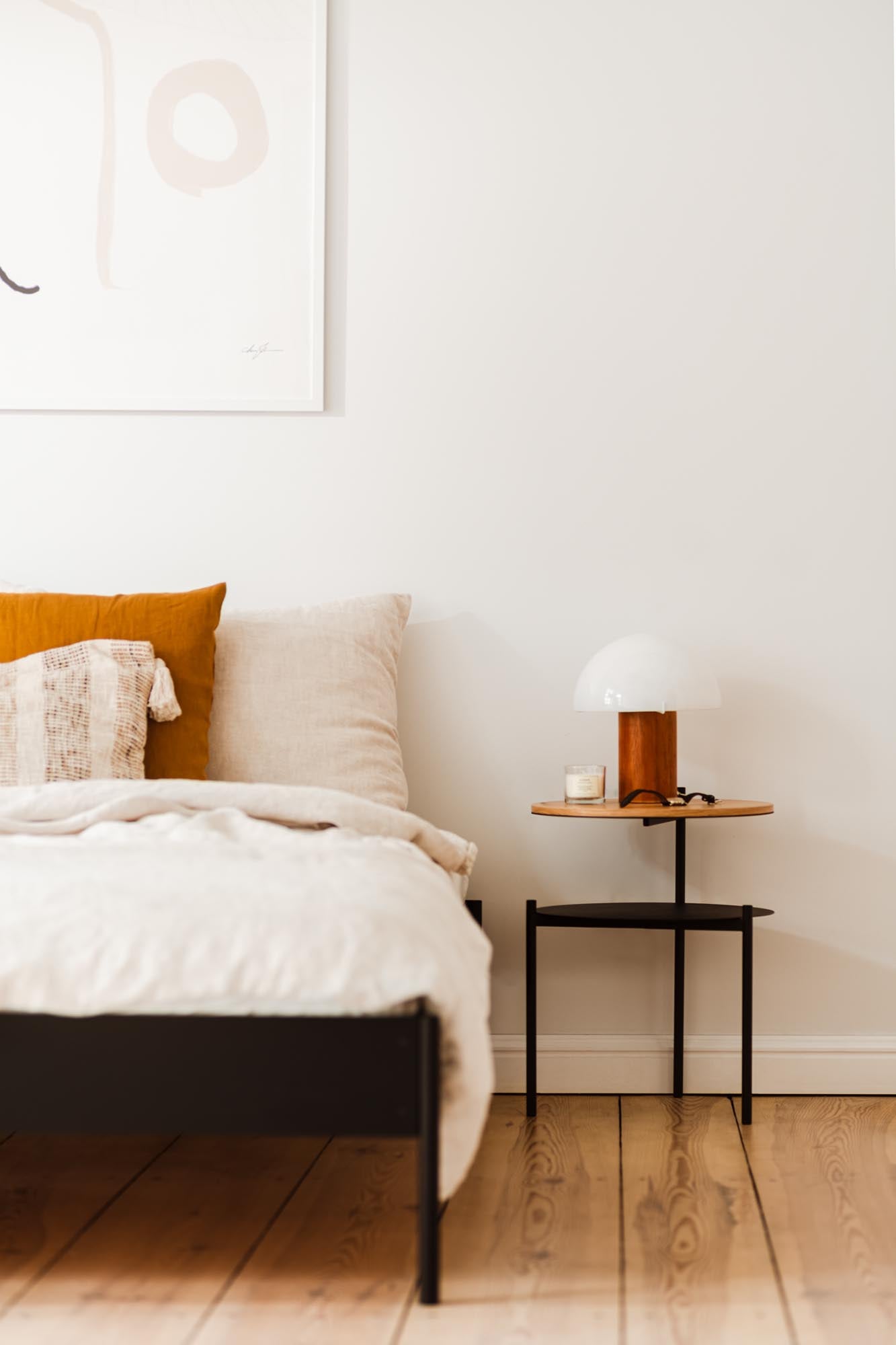 Eton Bett Basic: Modernes Design mit robustem Lattenrost.