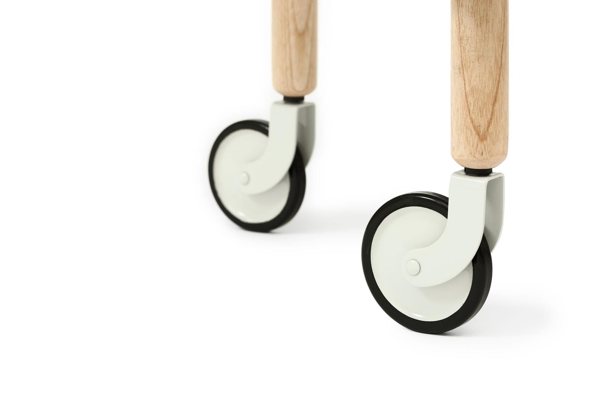 Vielseitiger Block Tisch von Normann Copenhagen für modernes Wohnen.