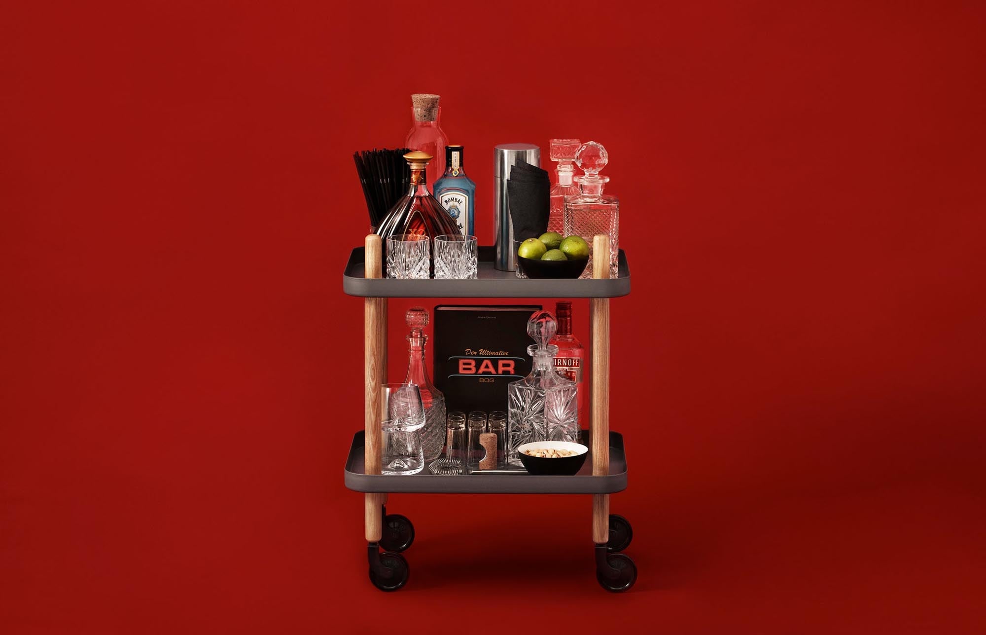 Eleganter Block Tisch von Normann Copenhagen für flexible Räume.