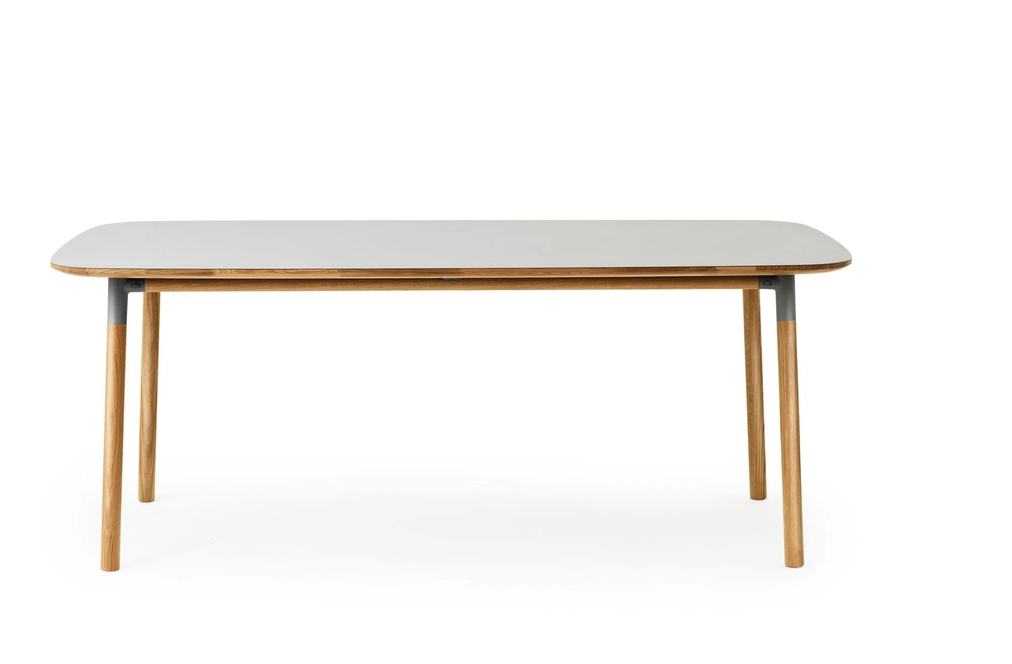 Form Tisch 95x200: Minimalistisches Design von Normann Copenhagen.