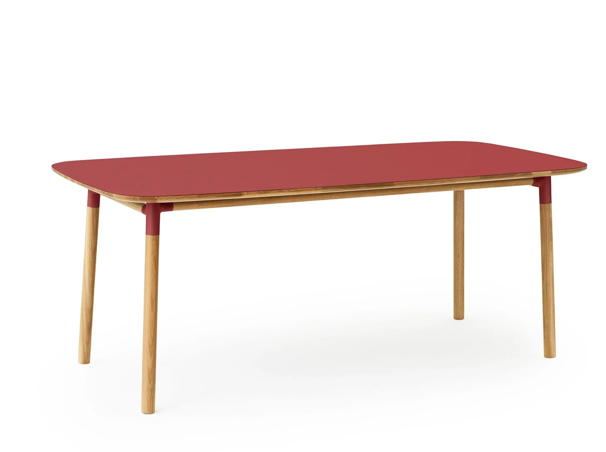 Eleganter Form Tisch 95x200 von Normann Copenhagen für modernes Wohnen.