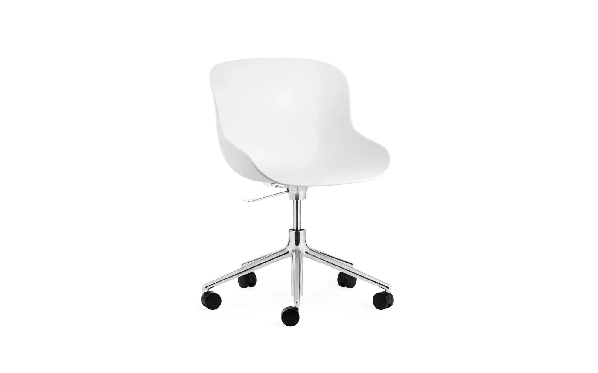 Eleganter Hyg Drehsessel von Normann Copenhagen für modernes Wohnen.