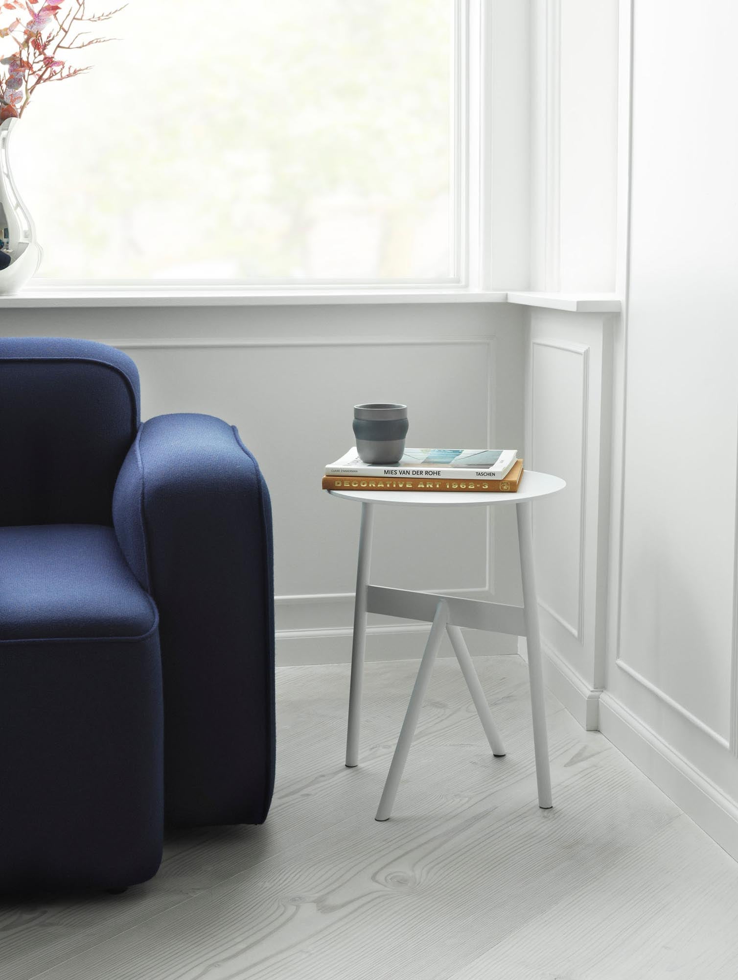 Moderner Stock Tisch von Normann Copenhagen für zeitlose Eleganz.