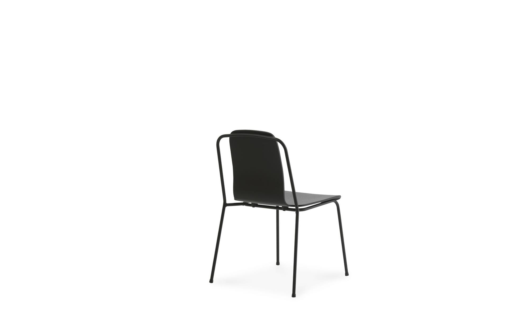 Komfortabler Studio Stuhl von Normann Copenhagen für zeitlose Eleganz.