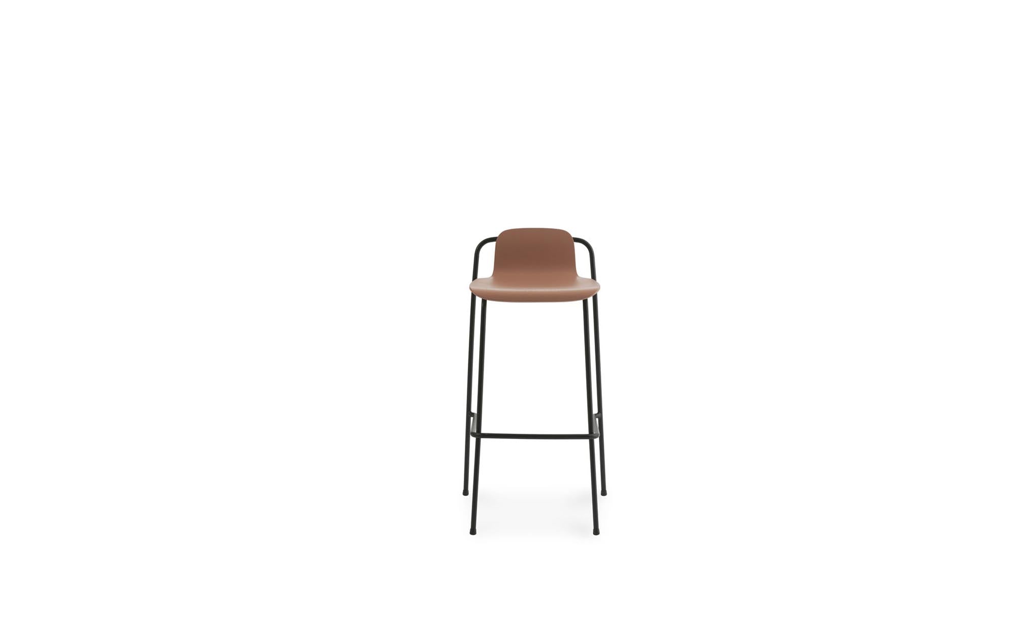 Eleganter Barhocker von Normann Copenhagen: Zeitloses, modernes Design für stilvolle Innenräume.