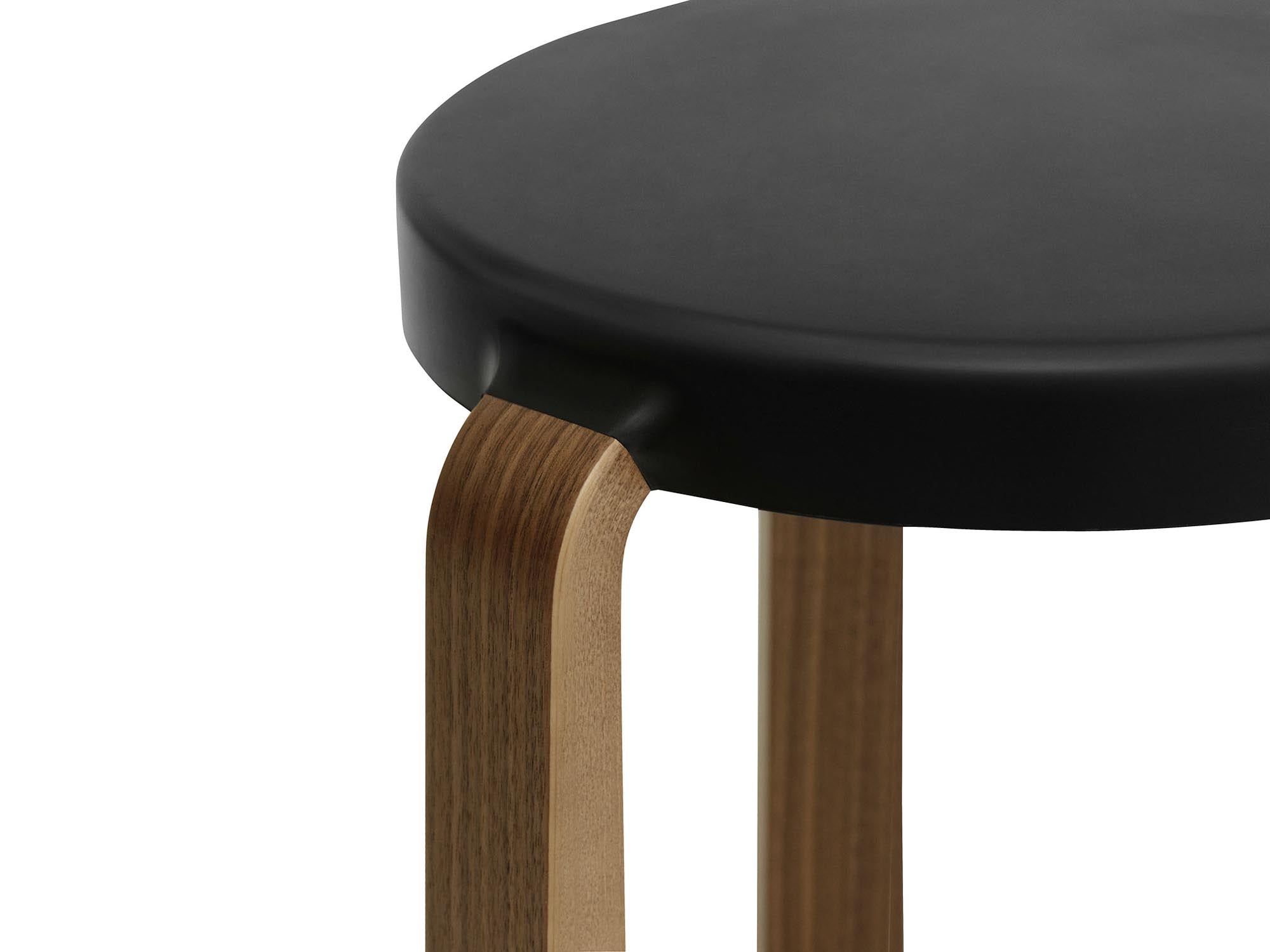 Moderner Tap Hocker von Normann Copenhagen für stilvolles Ambiente.